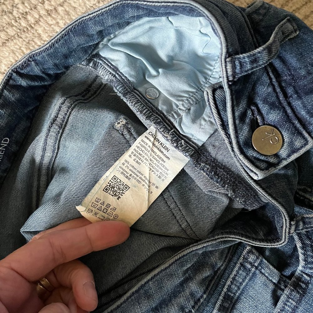 Calvin Klein Jeans Slim Boyfriend Size 2 - Picture 6 of 8